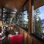 Snow 1850 Hotel